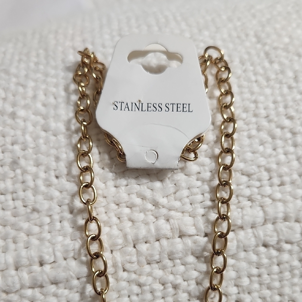 Gold Heart Pendant Necklace - Picture 4 of 6